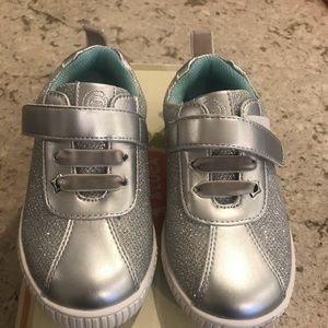 NWT Livie & Luca Silver Spin Sneakers sz 11